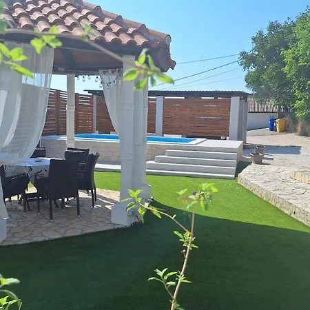 Apartman Petra * Kampor